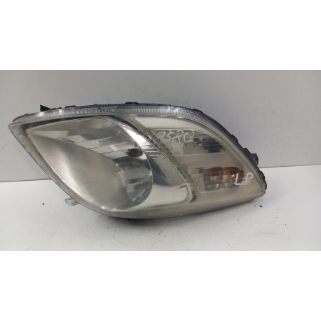 TOYOTA YARIS II LAMPA PRZÓD LEWA