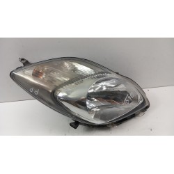 TOYOTA YARIS II LIFT LAMPA PRZÓD PRAWA