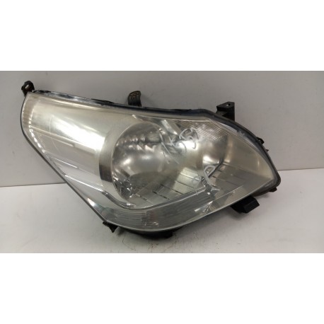 TOYOTA VERSO 2009-2013 LAMPA PRZÓD PRAWA