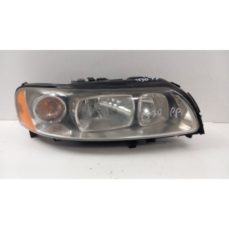 VOLVO V70 II LIFT LAMPA PRZÓD PRAWA