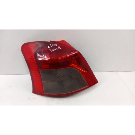 TOYOTA YARIS II HB LAMPA TYŁ LEWY