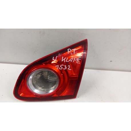 NISSAN QASHQAI J10 LAMPA TYŁ PRAWA W KLAPĘ