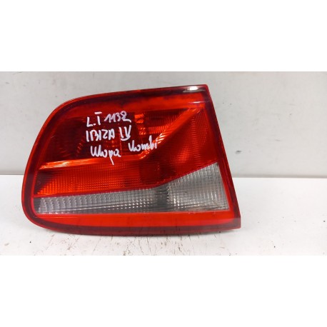 SEAT IBIZA 6J KOMBI LAMPA TYŁ LEWA W KLAPĘ