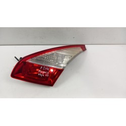 RENAULT MEGANE III HB LAMPA TYŁ PRAWA W KLAPĘ