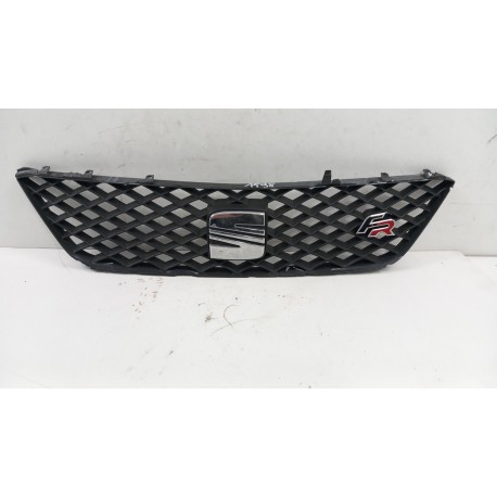 SEAT IBIZA 6J FR LIFT ATRAPA GRILL LOGO