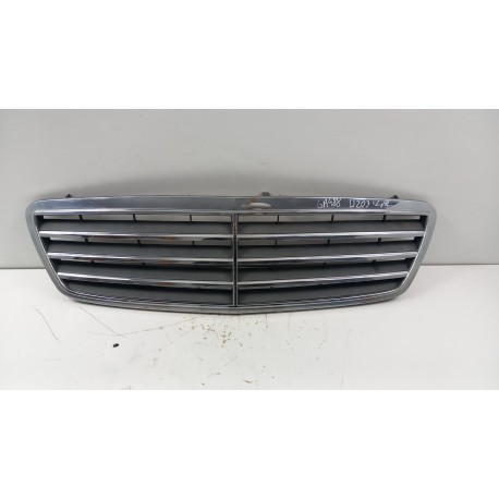 MERCEDES C KLASA W203 LIFT ATRAPA GRILL