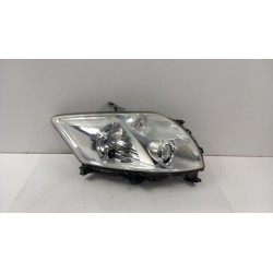 TOYOTA AURIS E15 LAMPA PRZÓD PRAWA SOCZEWKA