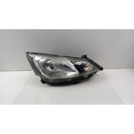 NISSAN NV200 LAMPA PRZÓD PRAWA