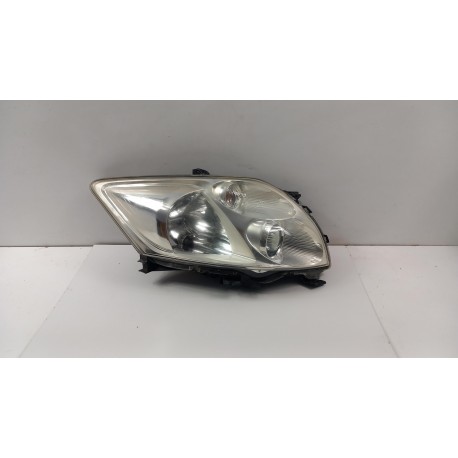 TOYOTA AURIS E15 LAMPA PRZÓD PRAWA SOCZEWKA