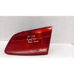 VW PASSAT B7 KOMBI LAMPA TYŁ PRAWY W KLAPĘ