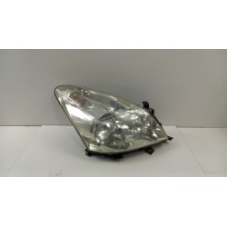 TOYOTA VERSO II LAMPA PRZÓD PRAWA