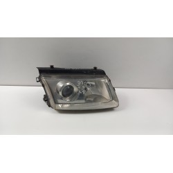 VW PASSAT B5 LAMPA PRZÓD PRAWA XENON