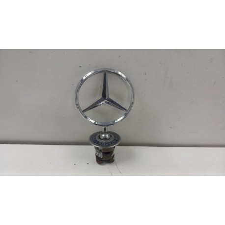 MERCEDES W203 ZNACZEK LOGO EMBLEMAT MASKI