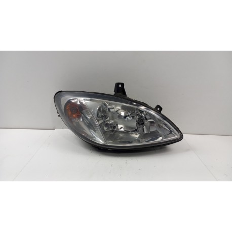 MERCEDES VITO W639 LAMPA PRZÓD PRAWA