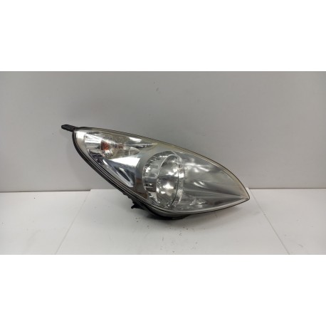 HYUNDAI I30 I LAMPA PRZÓD PRAWA