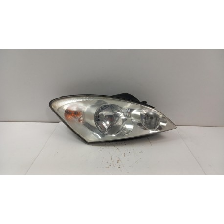 KIA CEED I LAMPA PRZÓD PRAWA