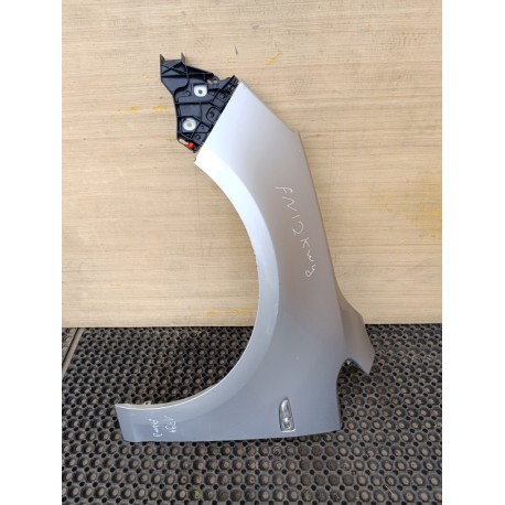 OPEL ASTRA J BŁOTNIK PRZÓD LEWY Z157