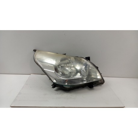 TOYOTA VERSO 2009-2013 LAMPA PRZÓD PRAWA