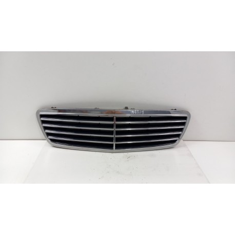 MERCEDES C KLASA W203 LIFT ATRAPA GRILL