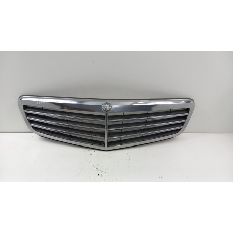 MERCEDES C KLASA W204 SEDAN ATRAPA GRILL
