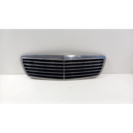 MERCEDES E KLASA W211 ATRAPA GRILL C197
