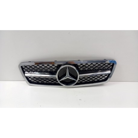 MERCEDES C KLASA W203 LIFT ATRAPA GRILL UKNOW
