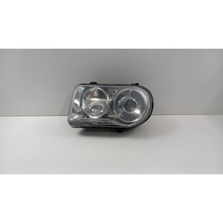 CHRYSLER 300C LAMPA PRZÓD LEWA SOCZEWKA XENON EU