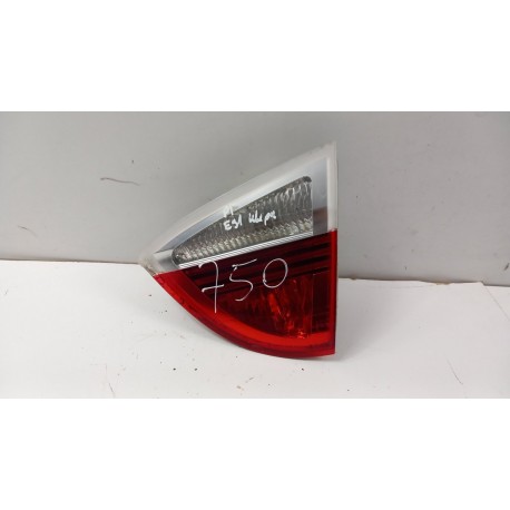 BMW 320D E91 KOMBI LAMPA TYŁ PRAWA W KLAPĘ