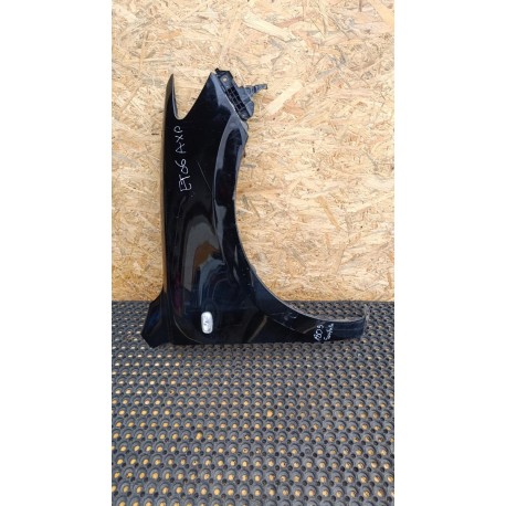 HYUNDAI SANTA FE II BŁOTNIK PRZÓD PRAWY EB