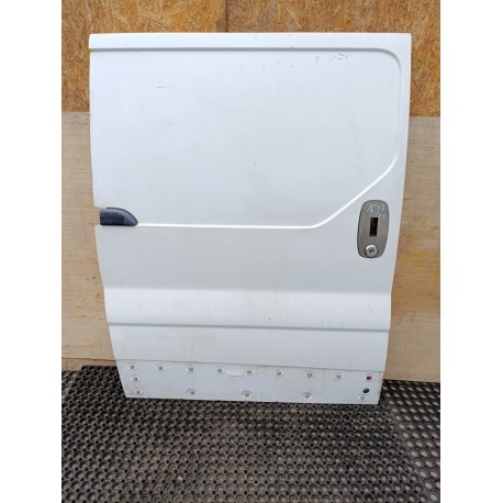 NISSAN PRIMASTAR I LIFT BUS LAMPA TYŁ PRAWA BIAŁY