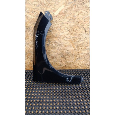 FORD FOCUS MK3 BŁOTNIK PRZÓD PRAWY FB