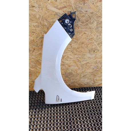 OPEL ASTRA J LIFT BŁOTNIK PRZÓD PRAWY Y40R