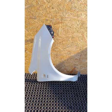 OPEL CORSA D LIFT BŁOTNIK PRZÓD PRAWY Z40R