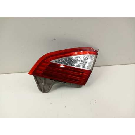 FORD MONDEO MK4 HB LAMPA TYŁ PRAWA W KLAPĘ