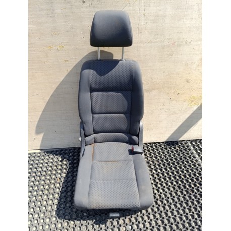 VW TOURAN II FOTEL PASAŻERA PRAWY TYŁ II RZĄD