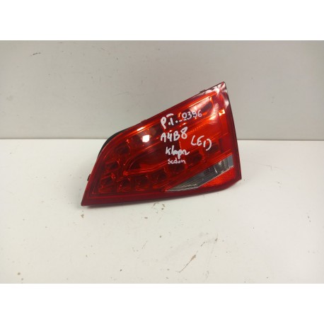 AUDI A4 B8 SEDAN LAMPA TYŁ PRAWA W KLAPĘ LED