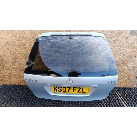 MERCEDES W203 LIFT KOMBI KLAPA TYŁ C775
