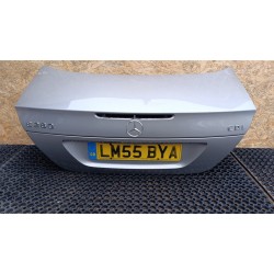 MERCEDES E KLASA W211 SEDAN KLAPA TYŁ C723