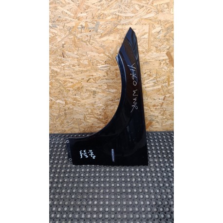 MERCEDES C KLASA W204 SEDAN BŁOTNIK PRZÓD LEWY C197