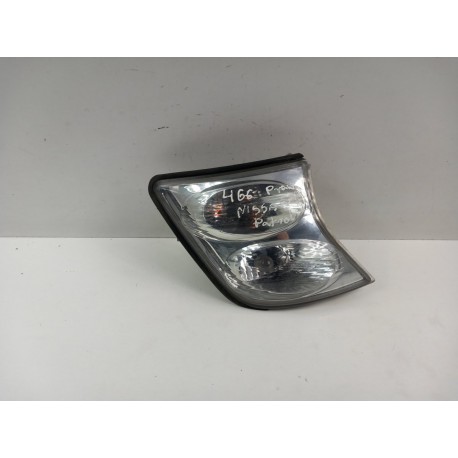 NISSAN PATROL Y61 KIERUNKOWSKAZ MIGACZ PRAWY