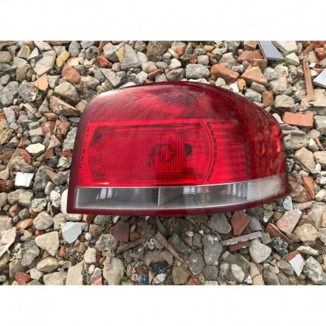 AUDI A3 8P LAMPA TYŁ TYLNA PRAWA ORYGINAŁ