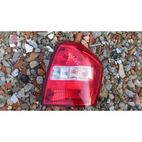 KIA CERATO LAMPA TYŁ TYLNA PRAWA 05-08 R