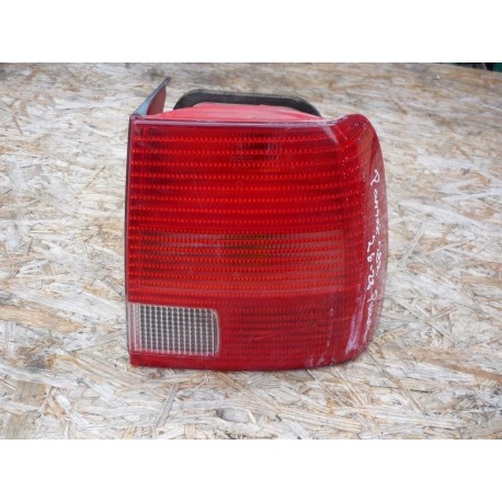 LAMPA PRAWA TYLNA TYŁ VW PASSAT 08r