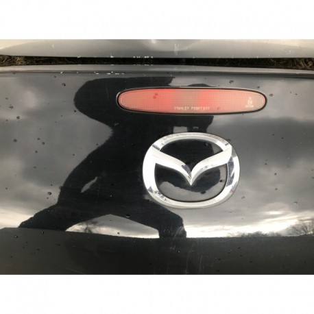 MAZDA 3 SEDAN ŚWIATŁO 3 TRZECI STOP